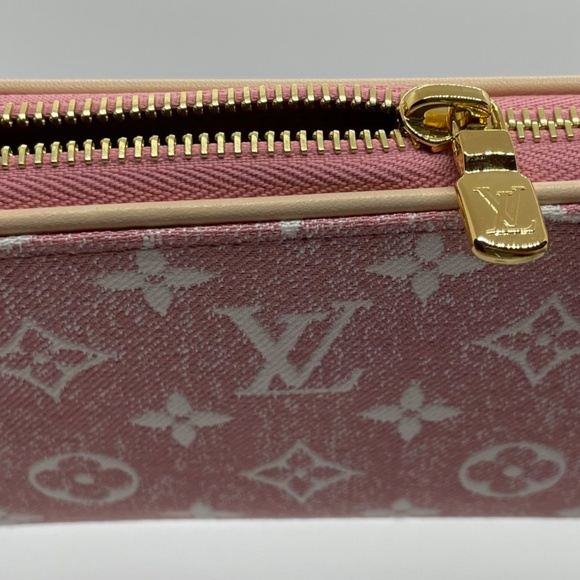 Louis Vuitton Pink Denim Zippy Wallet - Picture 3 of 4